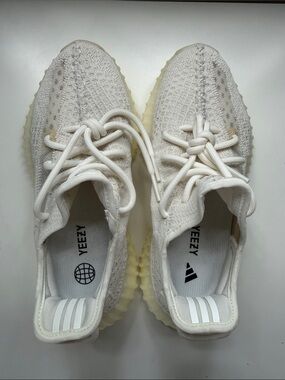 Yeezy 350 v2 Women's Off-White Knit Sneakers. NWOT. Never worn.